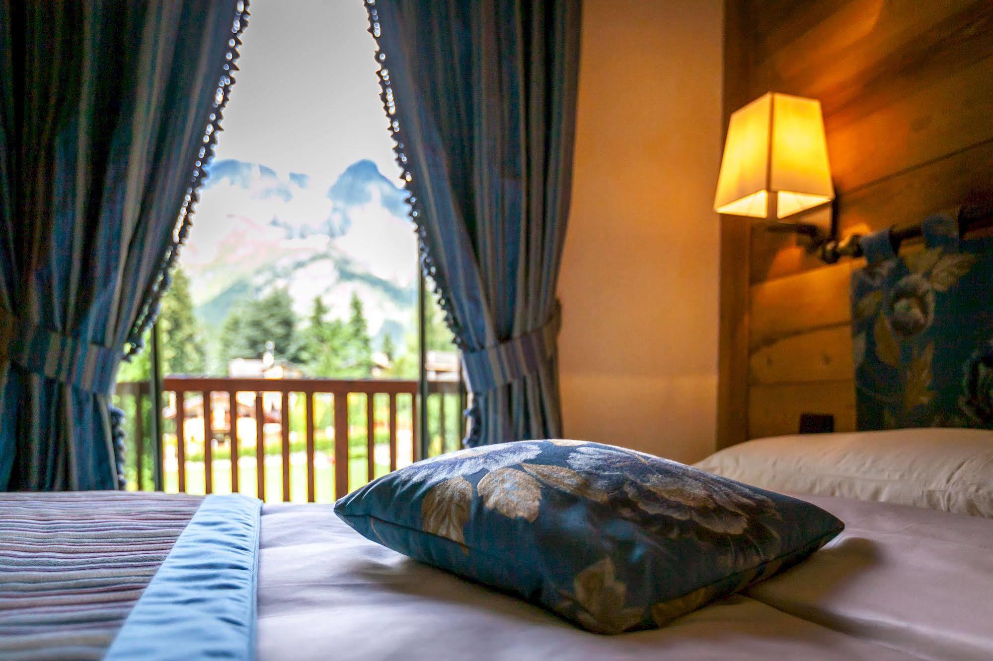 Hotel Lo Scoiattolo Courmayeur Exterior foto