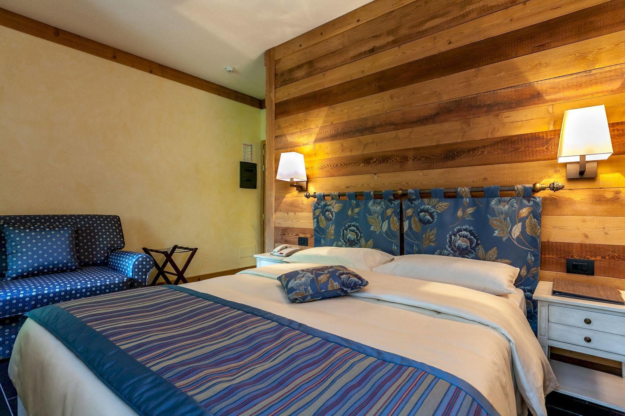 Hotel Lo Scoiattolo Courmayeur Exterior foto